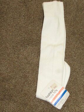 NWT 80s Vintage Fashion Knee Hi's White Socks School Girl Womens 9-11 Deadstock